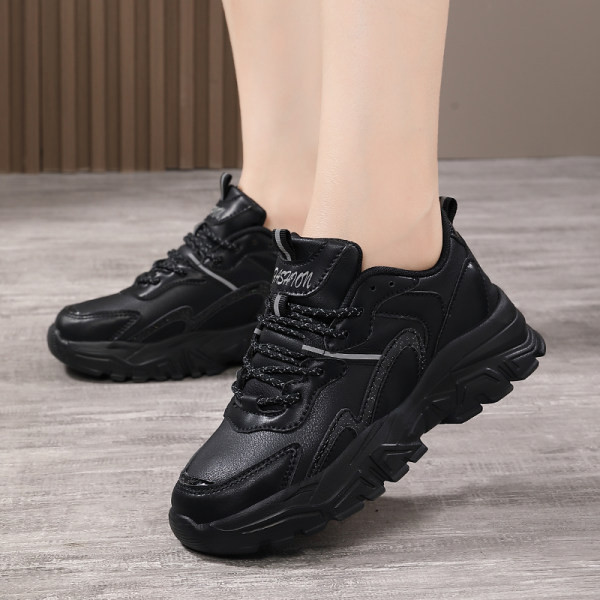 Kõrge tallaga vabaaja tossud