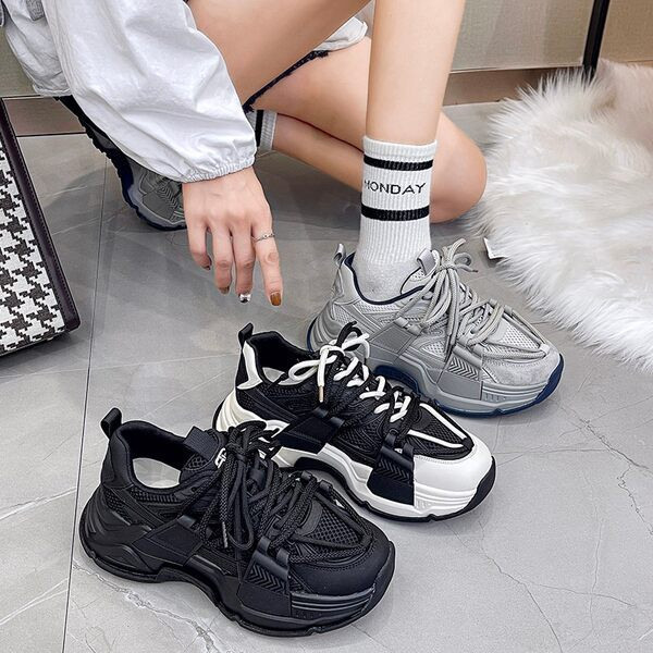 Moteriški odiniai sportbačiai su 5cm aukščio padu ir raišteliais