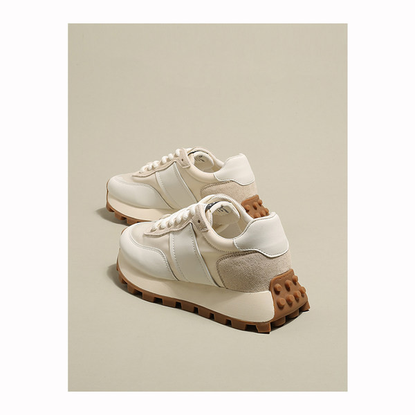 Paprasti moteriški sportbačiai