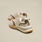 Modernūs moteriški sportbačiai iš eko zomšos šiurkščiu padu