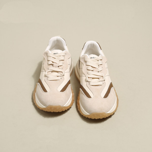 Modernūs moteriški sportbačiai iš eko zomšos šiurkščiu padu