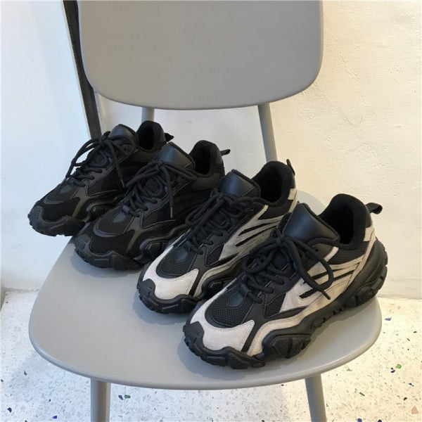 Naiste paeltega sporditossud