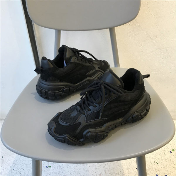 Naiste paeltega sporditossud