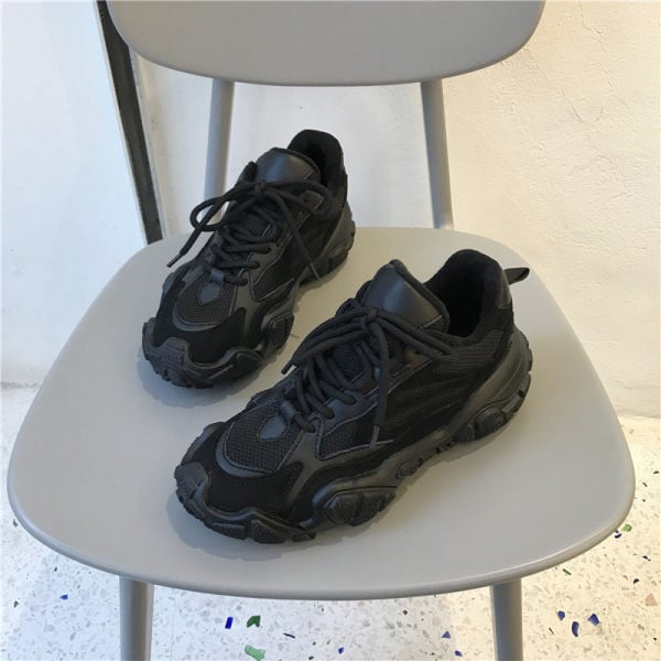 Naiste paeltega sporditossud