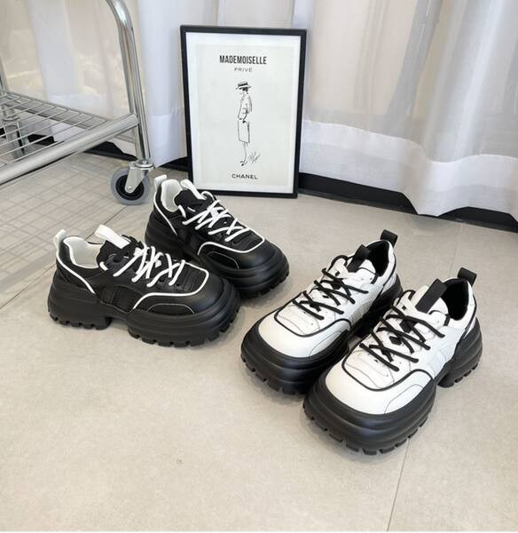 Női őszi tornacipő magas talppal