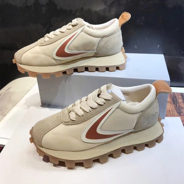 Naiste vabaaja tossud paeltega – kahte värvi