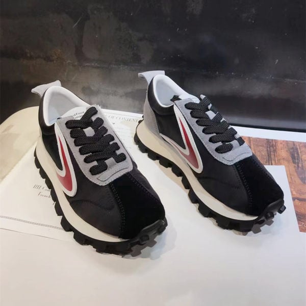 Naiste vabaaja tossud paeltega – kahte värvi