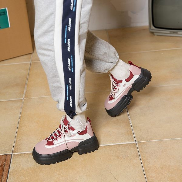 Naujo modelio moteriški sportbačiai su 5 cm aukštu padu ir raišteliais