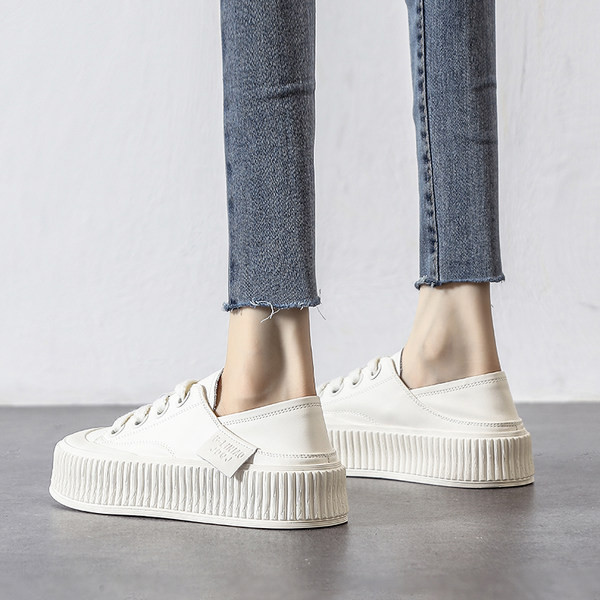 Moteriški sportiniai sportbačiai iš eko odos su aukštu padu