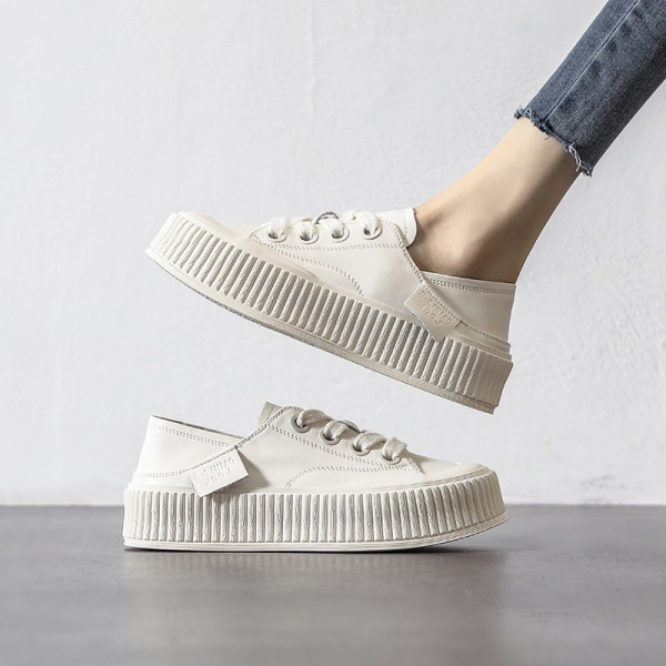 Moteriški sportiniai sportbačiai iš eko odos su aukštu padu