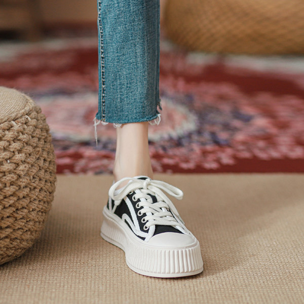 Naiste vabaaja tossud kahes värvitoonis