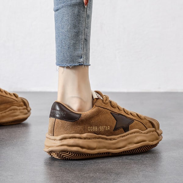 Kareda tallaga vabaaja tossud naistele