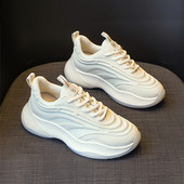 Naiste valged vabaaja tossud