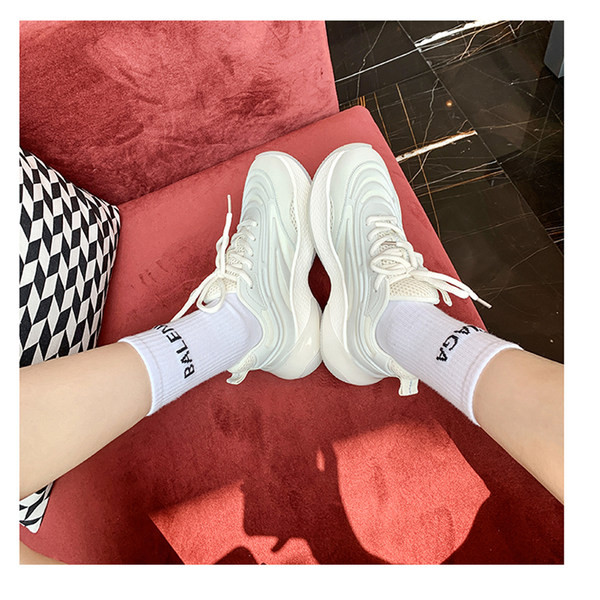 Moteriški sportbačiai iš eko odos ir tinklinio audinio