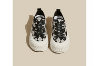 Tekstiliniai sportbačiai su 4,5 cm aukščio padu ir raišteliais