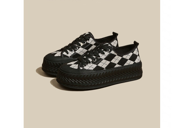 Tekstiliniai sportbačiai su 4,5 cm aukščio padu ir raišteliais