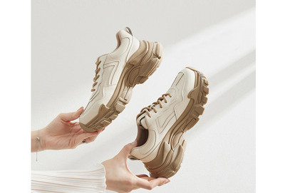 Paelte ja kareda tallaga sporditossud