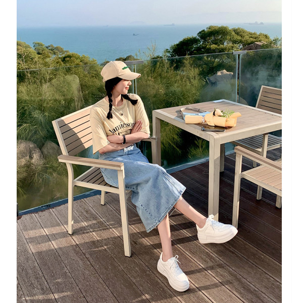 Sportlikud valged naiste tossud