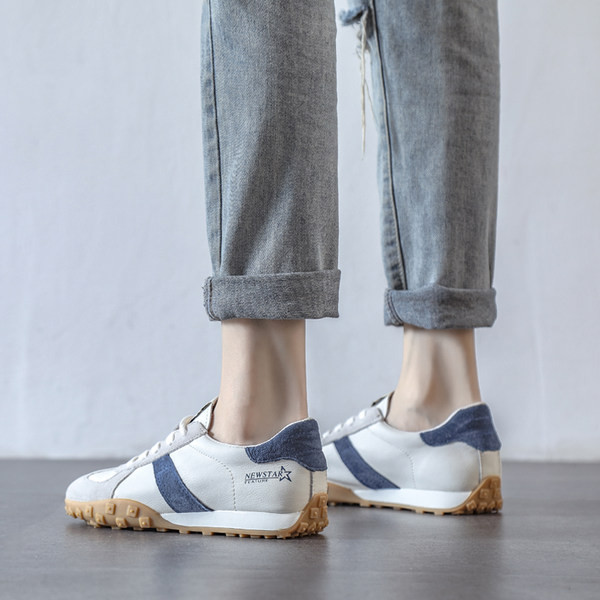 Női sportcipő fűzővel