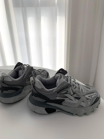 Paprasti moteriški sportbačiai