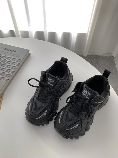 Paprasti moteriški sportbačiai