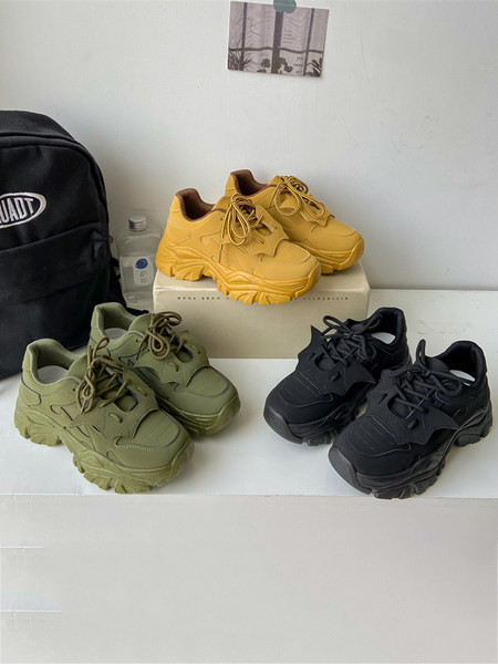 Moteriški sportbačiai su raišteliais