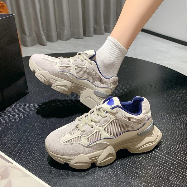 Adidasi de dama cu talpa aspra