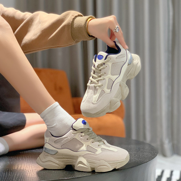 Adidasi de dama cu talpa aspra