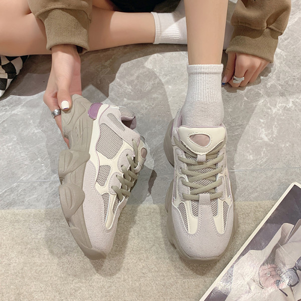 Adidasi de dama cu talpa aspra