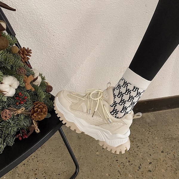 Kareda tallaga moodsate tossude uus mudel