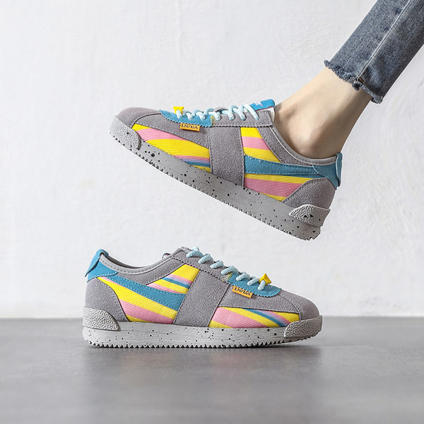 Moteriški eko zomšos sportiniai sportbačiai su raišteliais