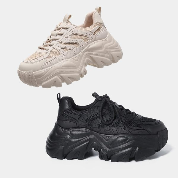 Stiilsed kõrge talla ja paeltega nahast tossud