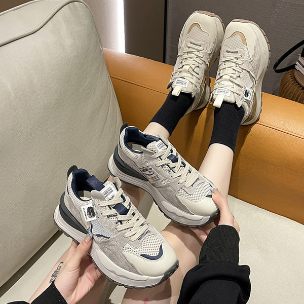 Moteriški sportiniai sportbačiai – su tinkleliu