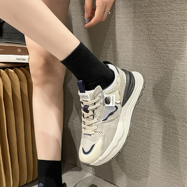 Moteriški sportiniai sportbačiai – su tinkleliu