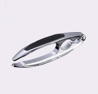 Naujas patobulinimas Metalinis riešutų laužytojas Smulkinti graikiniai riešutai Graikinių riešutų krekingo atidarytuvas riešutų piltuvėlio tipo Replės skeldimo įrankis Virtuvės priedai