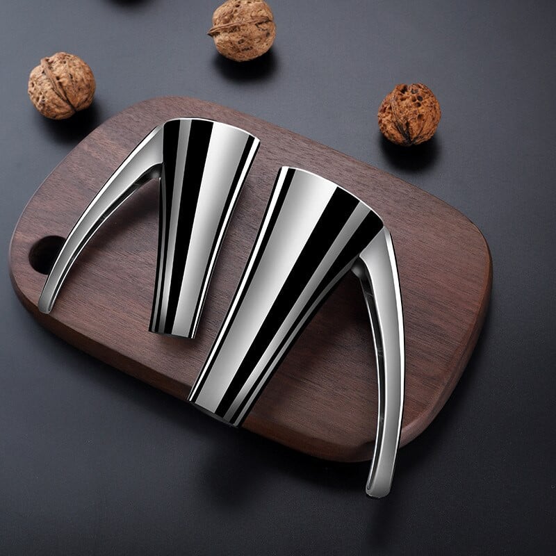Вертикална цинкова сплав Крекер за орехови ядки Орех Лешникотрошачка Творчески кухненски инструмент Pine Sheller Дръжки във формата на фуния Скоба Инструмент за отваряне
