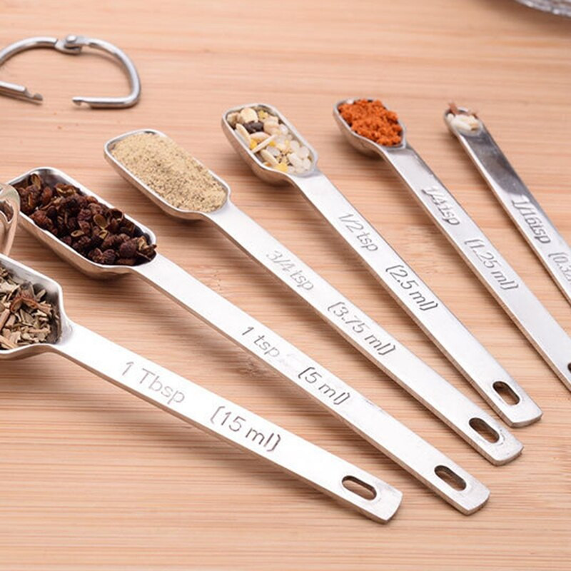 Mérőkanalak készlet - 7 részes konyhai mérőkanalak kiegyenlítővel - Vékony kivitel Fűszeres üvegekbe illeszkedik - Mérőkanál