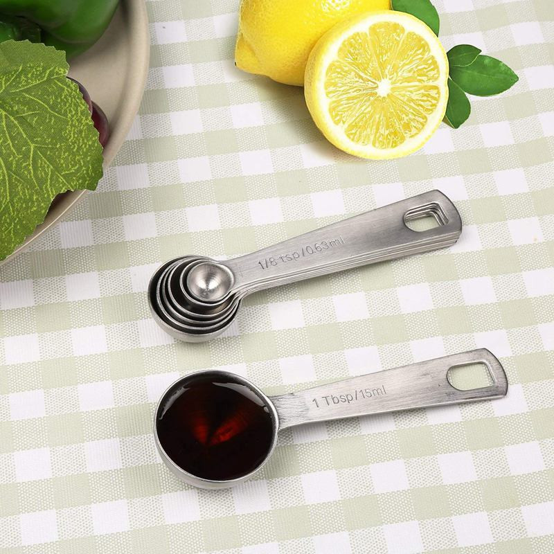 Minőségi rozsdamentes acél mérőkanál készlet 7 egymásra rakható mérőkanál száraz és folyékony hozzávalókhoz, maratott, jelölt sütőipari cég