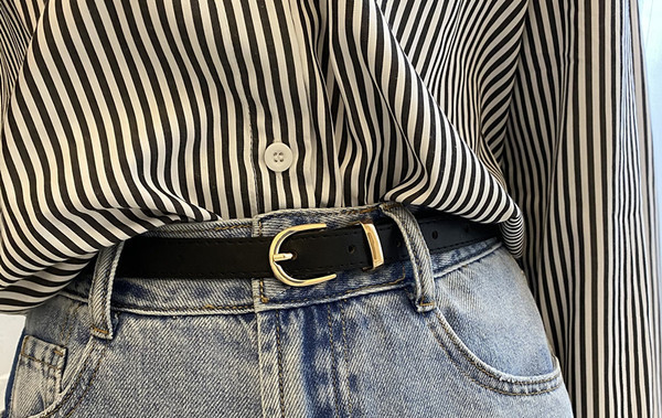 Tanki ženski remen od eko kože sa metalnom kopčom