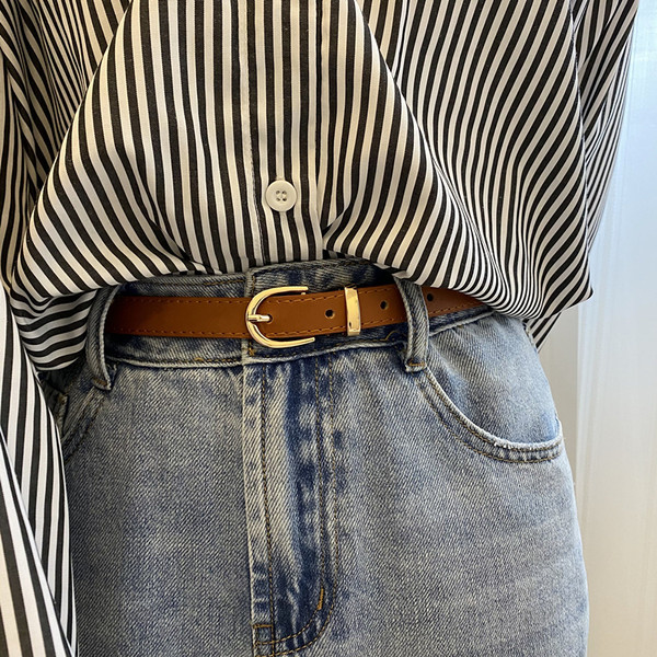 Tanki ženski remen od eko kože sa metalnom kopčom