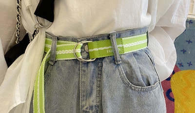 Ženski tekstilni remen sa metalnom kopčom u više boja