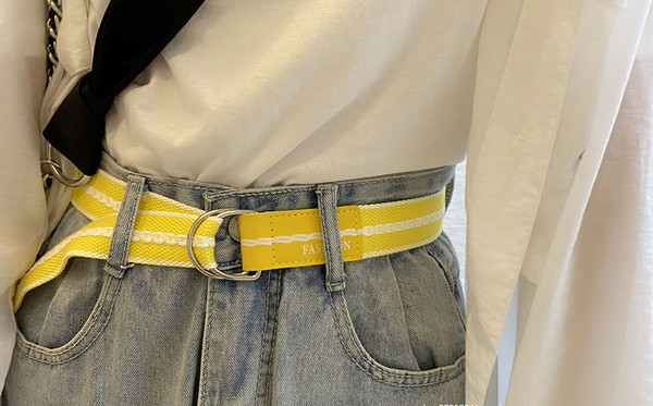 Ženski tekstilni remen sa metalnom kopčom u više boja