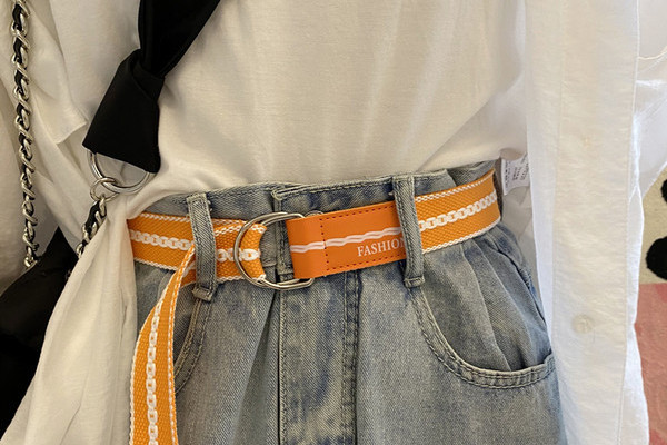 Ženski tekstilni remen sa metalnom kopčom u više boja