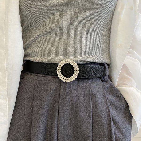 Moderan ženski remen s okruglom kopčom