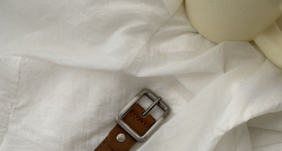 Ženski kožni remen s četvrtastom kopčom