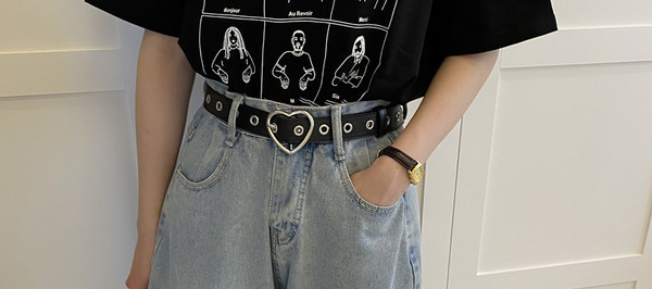 Ženski kožni remen sa kopčom u obliku srca