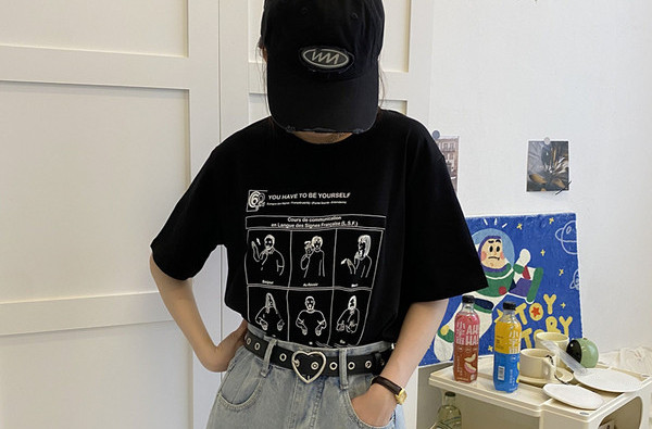 Ženski kožni remen sa kopčom u obliku srca