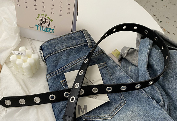 Ženski kožni remen sa okruglom kopčom novi model