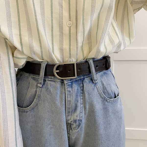 Ženski remen od eko kože sa metalnom kopčom