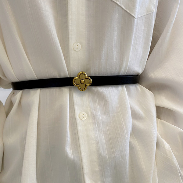 Tanki ženski remen od eko kože sa metalnom kopčom